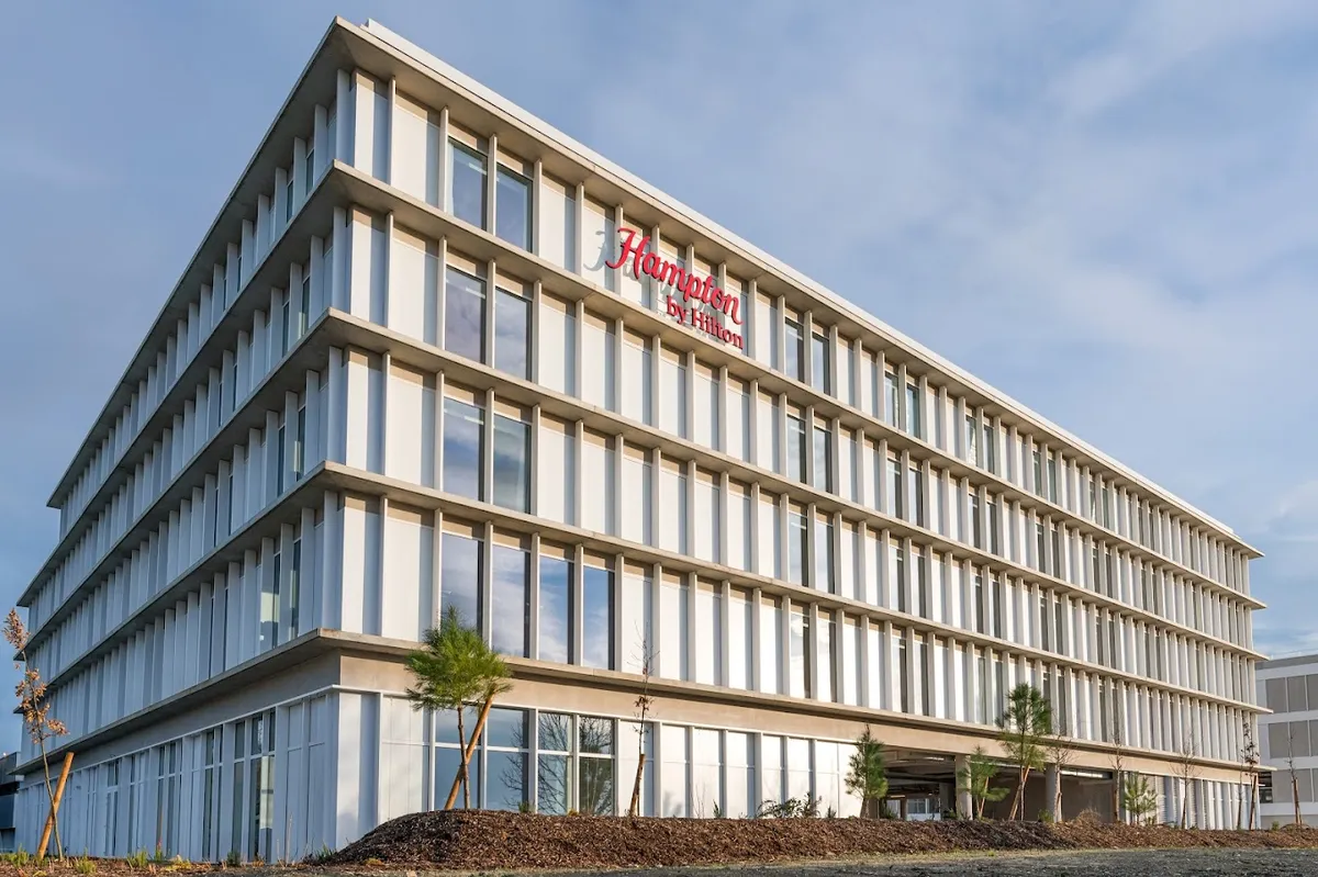 Hampton by Hilton Mérignac – vue 1